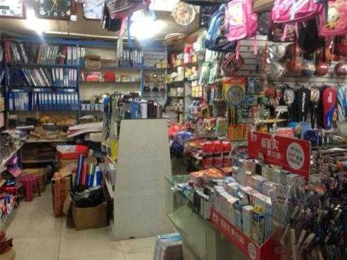 產品名稱：大量收購文體用品，高價回收，快速變現！
產品型號：收購庫存文體用品,筆,本子,橡皮擦,尺子,體育用品,籃球,足球,繩子
產品規格：回收庫存文體用品,戶外用品,登山用品,滑雪用品,帳篷,登山鞋